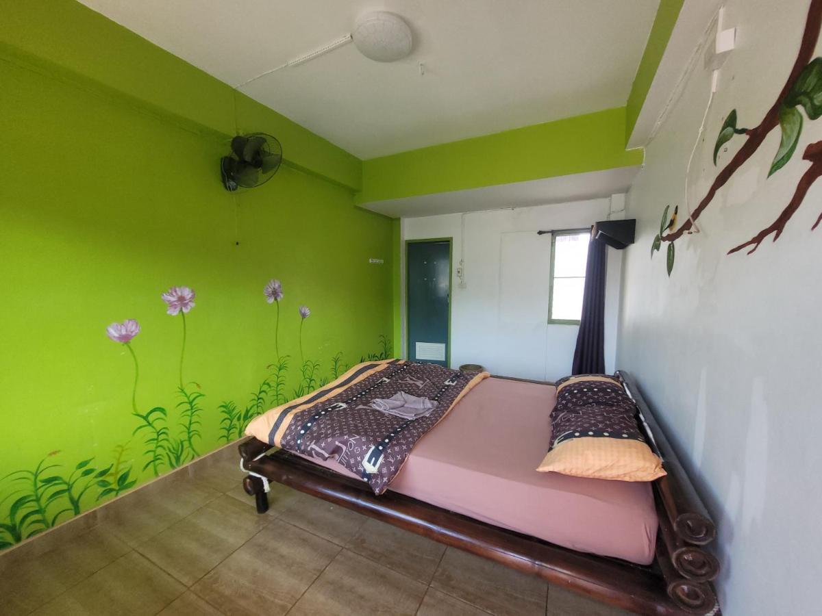 Psiloceye Weed Bar Restaurant & Guesthouse เชียงใหม่ ภายนอก รูปภาพ